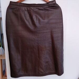 💯% Leather skirt - midi - burgundy